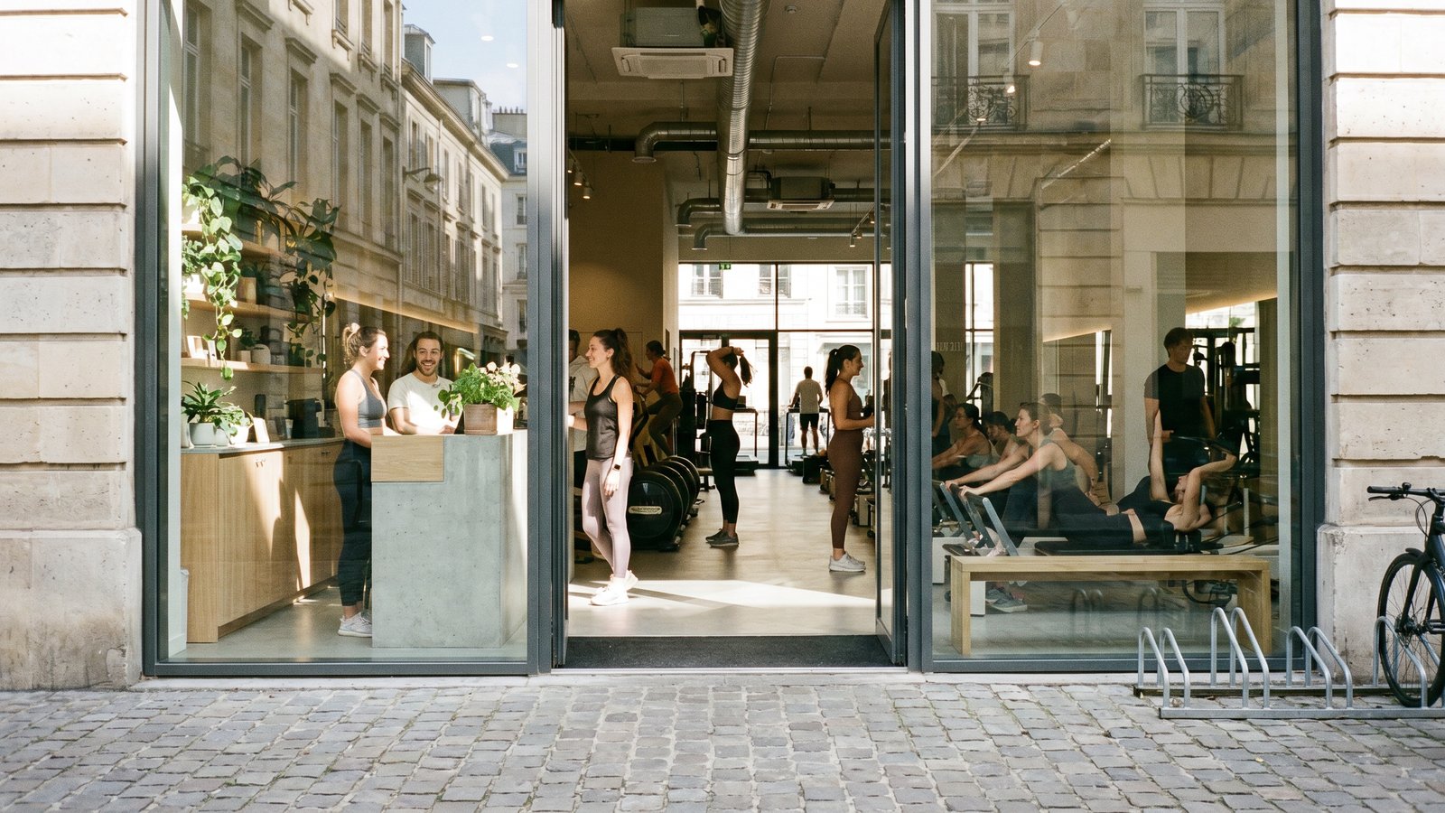 Comment attirer des clients dans une salle de sport : 14 actions terrain efficaces